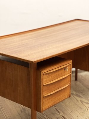 Mid-Century Danish Desk in Teak by Peter Løvig Nielsen for Hedensted Møbelfabrik, 1970s-DOY-1792281