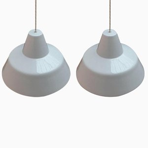 Mid-Century Danish Enamel Pendant Lamps from Louis Poulsen, 1960s, Set of 2-UAH-1810996