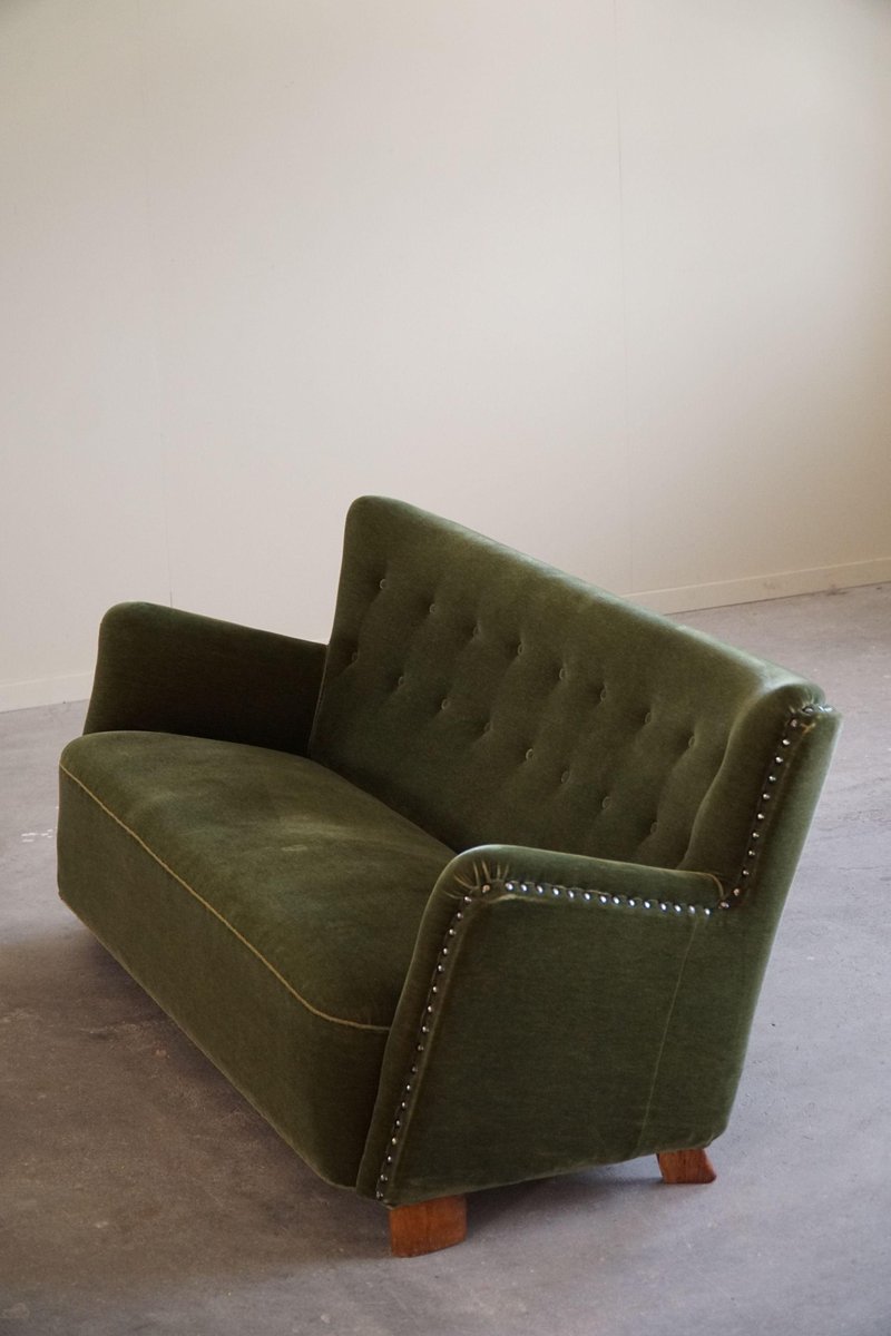 Mid-Century Danish Modern 3-Seater Sofa in Green Velvet from Fritz Hansen, 1940s