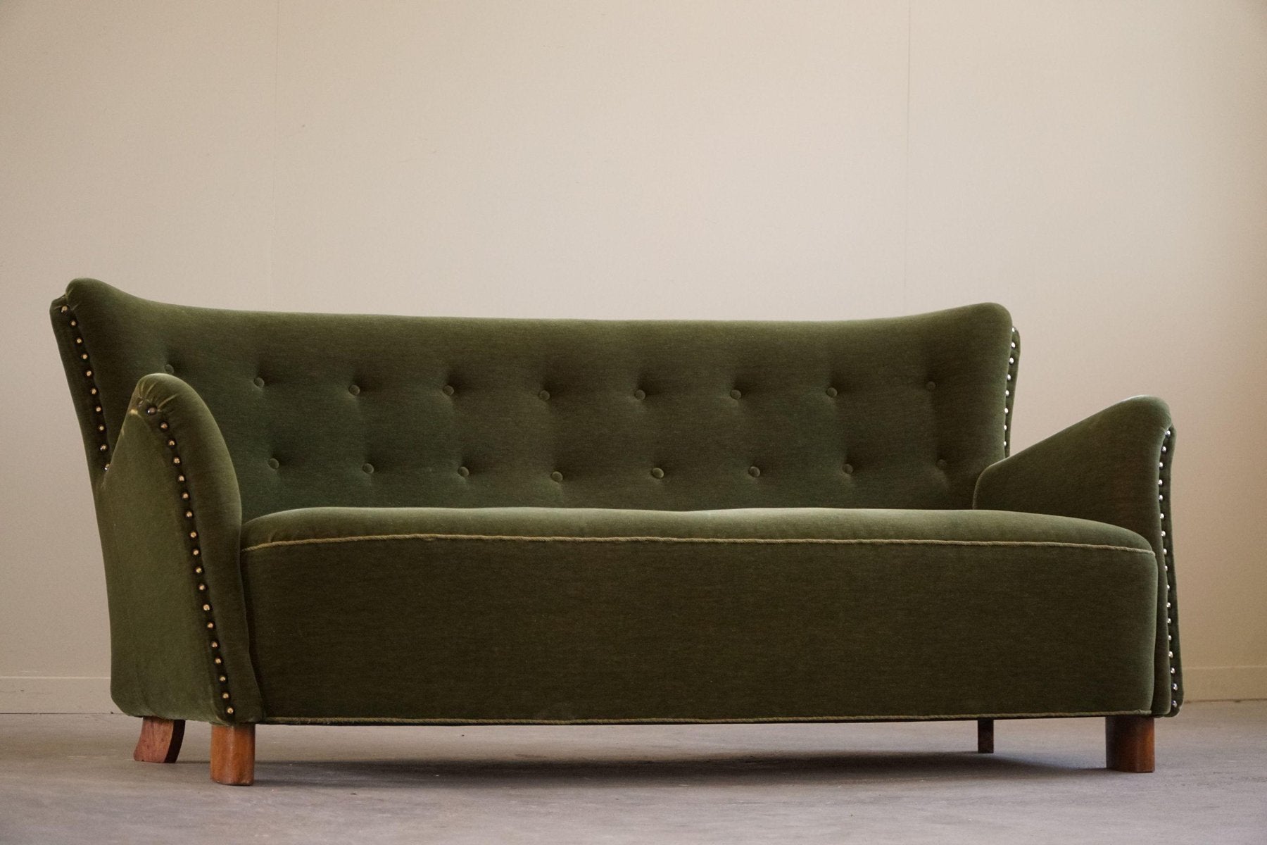 Mid-Century Danish Modern 3-Seater Sofa in Green Velvet from Fritz Hansen, 1940s