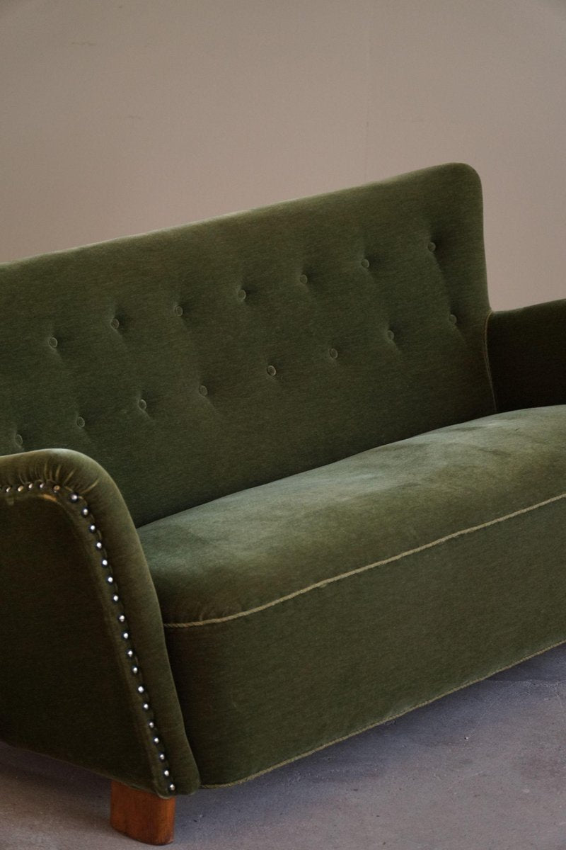 Mid-Century Danish Modern 3-Seater Sofa in Green Velvet from Fritz Hansen, 1940s