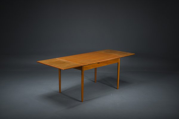 Mid-Century Danish Teak Extendable Dining Table, 1960s-ZZH-1732016