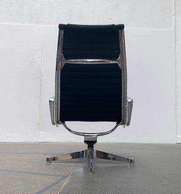 Mid-Century EA 124 Aluminium Armchairs by Charles & Ray Eames for Herman Miller, 1960s, Set of 2-UAH-1313085