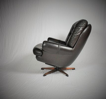 Mid-Century Finnish Leather Swivel Armchair from Peem, 1970s-TZ-993042