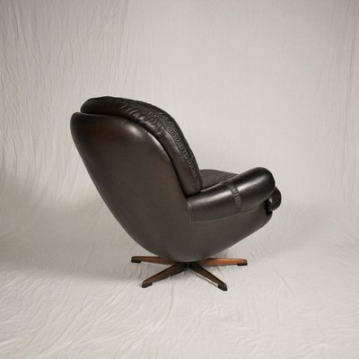 Mid-Century Finnish Leather Swivel Armchair from Peem, 1970s-TZ-993042