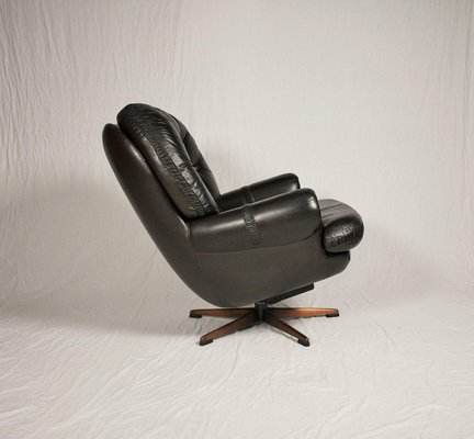 Mid-Century Finnish Leather Swivel Armchair from Peem, 1970s-TZ-993042