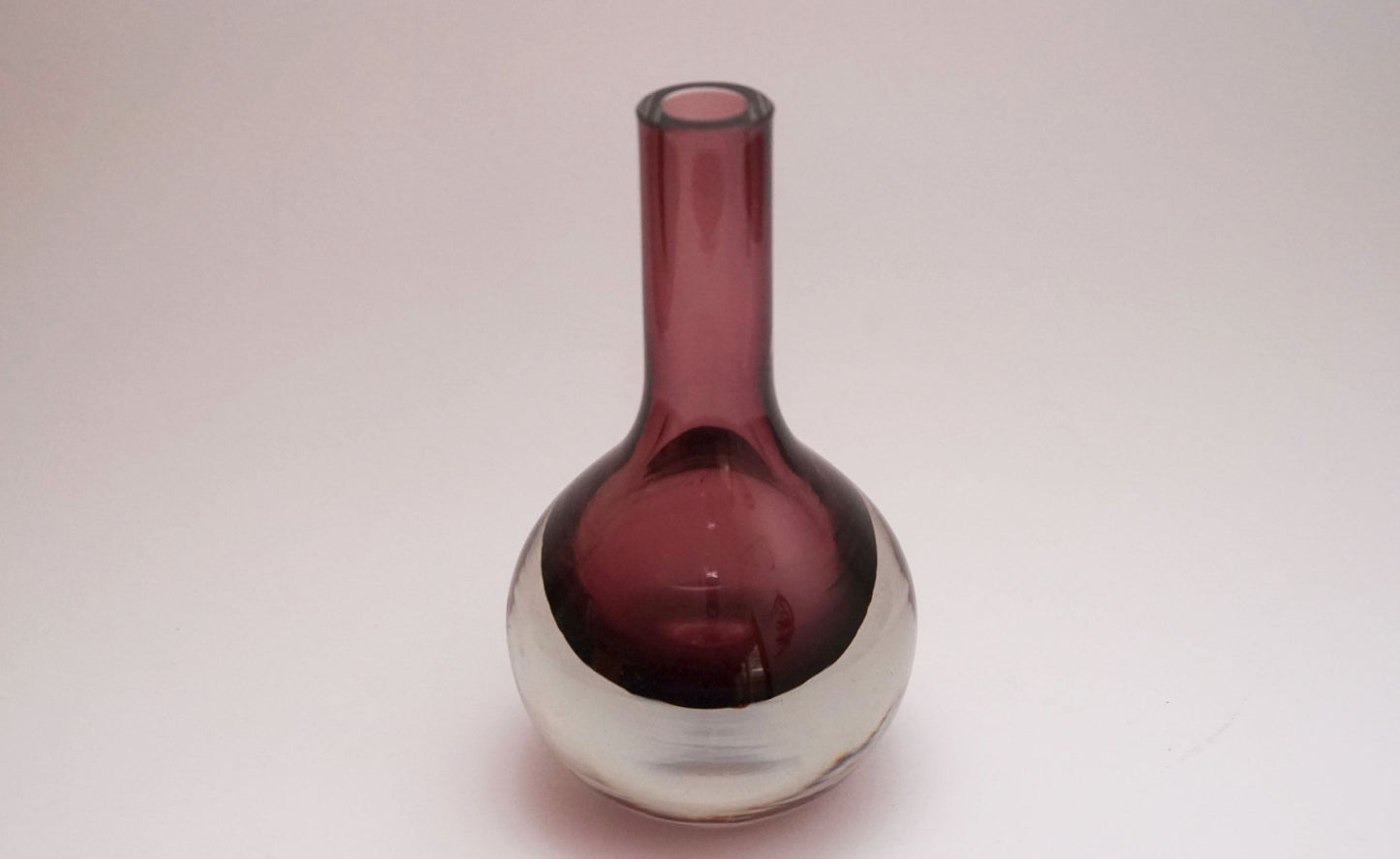 Mid-Century Finnish Purple Kolben Vase by Tamara Aladin Riihimaki for Riihimaen Lasi Oy