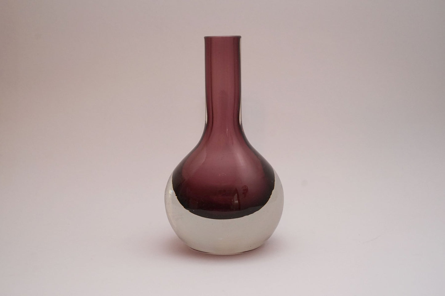 Mid-Century Finnish Purple Kolben Vase by Tamara Aladin Riihimaki for Riihimaen Lasi Oy