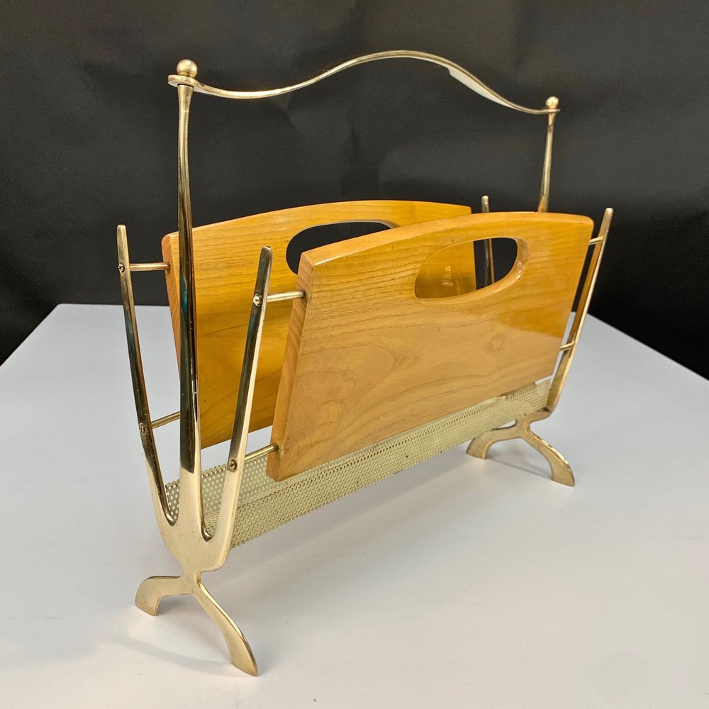 Mid-Century French Brass and Chestnut Wood Magazine Rack by Maison Baguès, 1950s-JDR-1126170