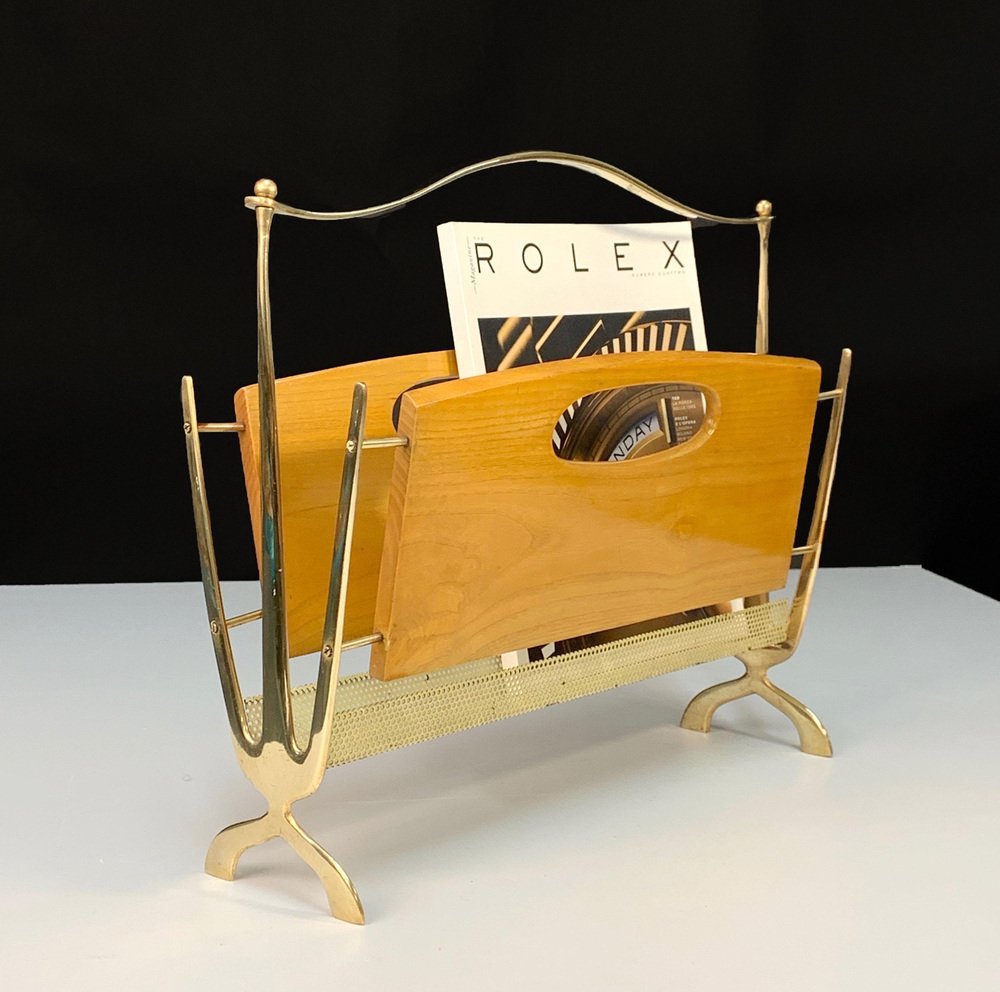 Mid-Century French Brass and Chestnut Wood Magazine Rack by Maison Baguès, 1950s-JDR-1126170