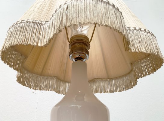 Mid-Century French Opaline Glass Table Lamp from Sevres, 1960s-UAH-1299744