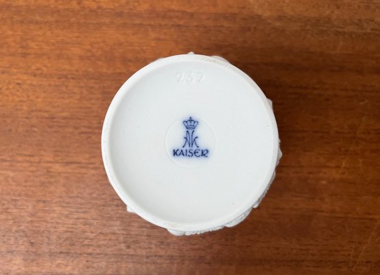 Mid-Century German White Porcelain Box with Lid with Shell Design from Kaiser, 1960s-UAH-1785613