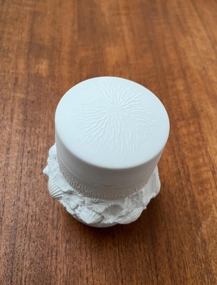 Mid-Century German White Porcelain Box with Lid with Shell Design from Kaiser, 1960s-UAH-1785613