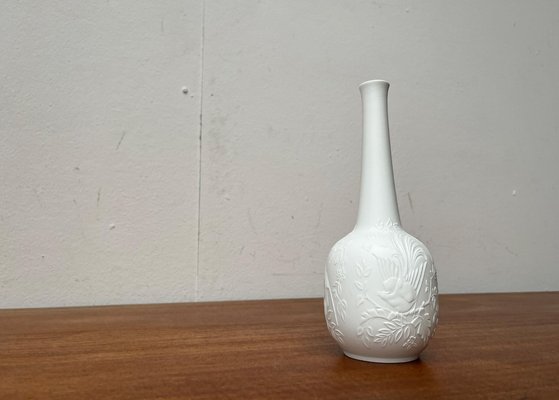 Mid-Century German White Porcelain Vase with Bird Design from Kaiser, 1960s-UAH-1782841