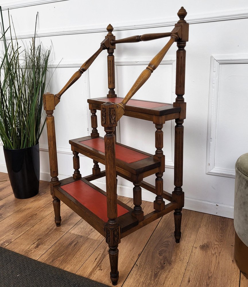 Mid-Century Italian Carved Walnut Wood and Leather 4-Step Library Ladder, 1950s