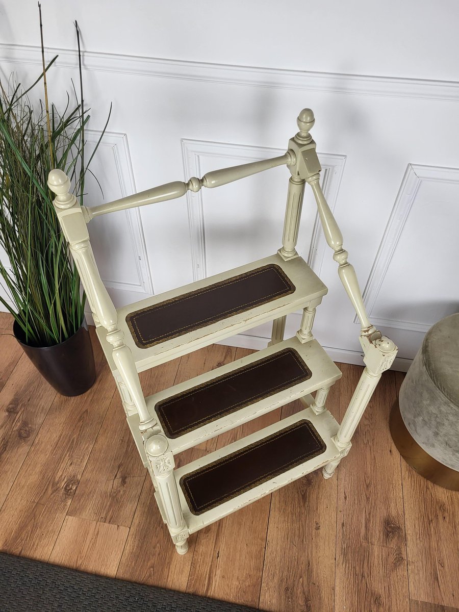 Mid-Century Italian Carved Walnut Wood and Leather 4-Step Library Ladder, 1950s