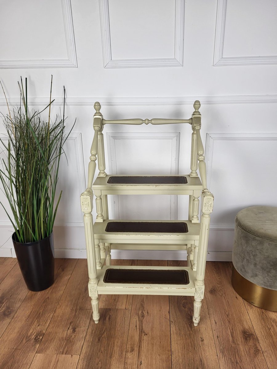 Mid-Century Italian Carved Walnut Wood and Leather 4-Step Library Ladder, 1950s