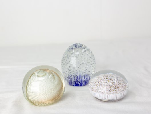 Mid-Century Italian Paperweights in Glass, 1960, Set of 3-RIU-1323203