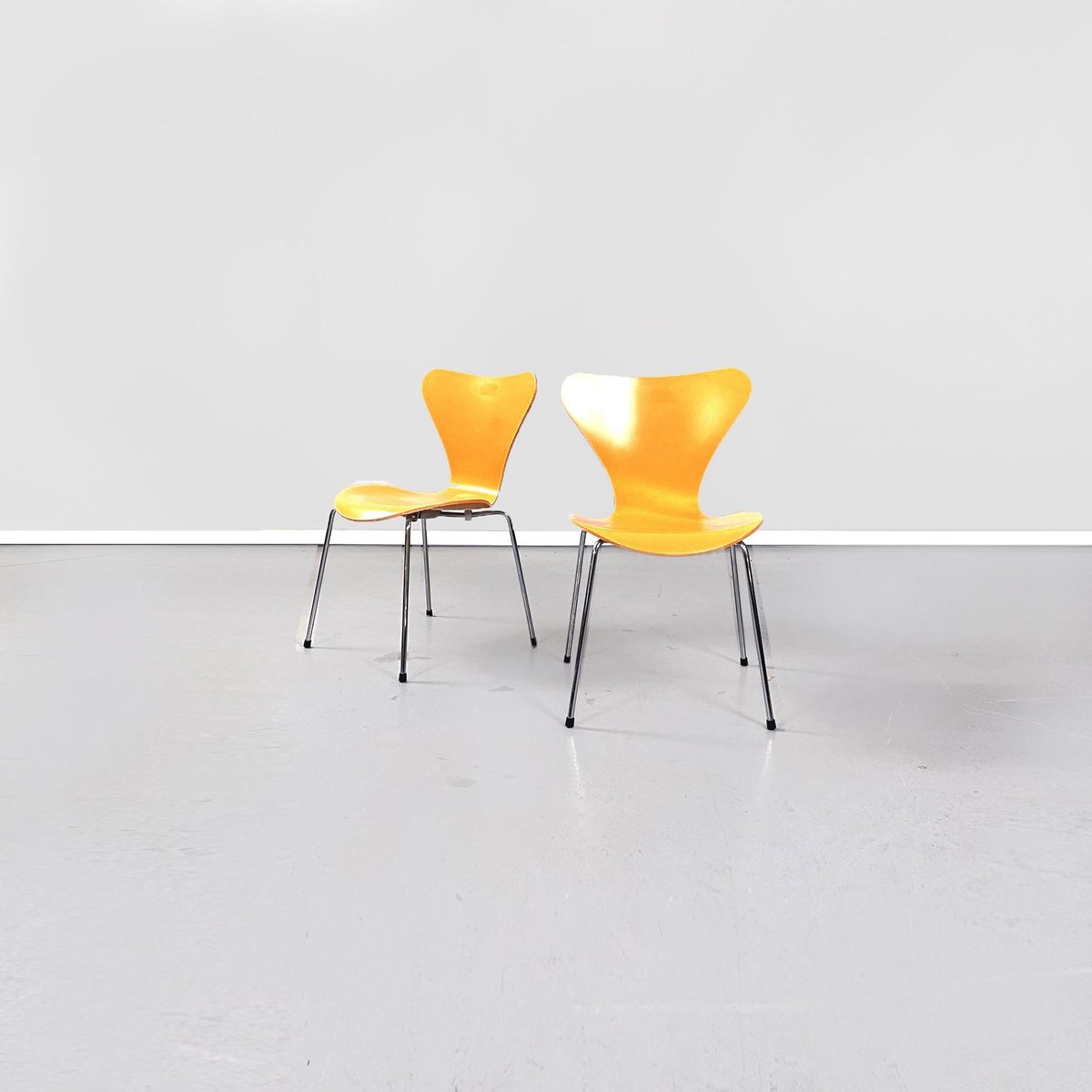 Mid-Century Italian Serie 7 Orange Chairs by Jacobsen for Fritz Hansen, 1999, Set of 6