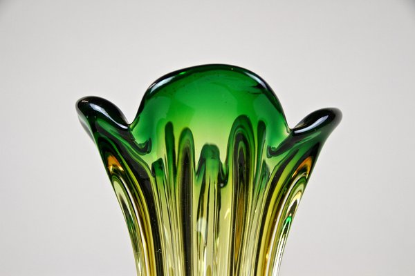 Mid-Century Italian Vase in Green Yellow Murano Glass, 1960-TQA-1322005