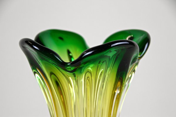 Mid-Century Italian Vase in Green Yellow Murano Glass, 1960-TQA-1322005