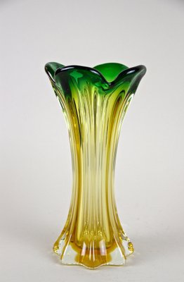 Mid-Century Italian Vase in Green Yellow Murano Glass, 1960-TQA-1322005