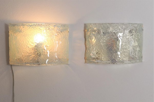 Mid-Century Italian Wall Sconces in Opalescent Murano Glass, 1970s, Set of 2-VNE-965946