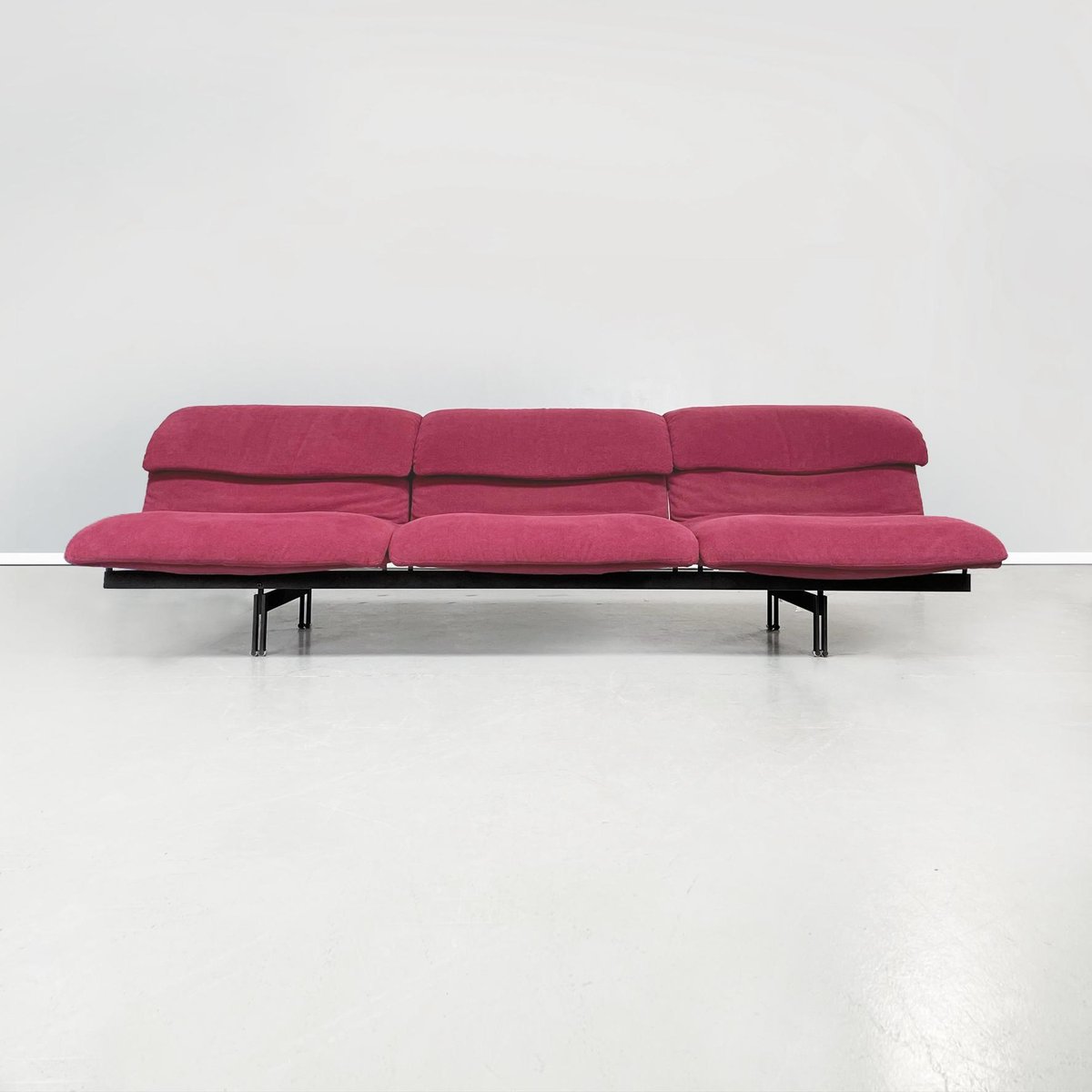 Mid-Century Italian Wave 3-Seater Sofa by Giovanni Offredi for Saporiti, 1970s