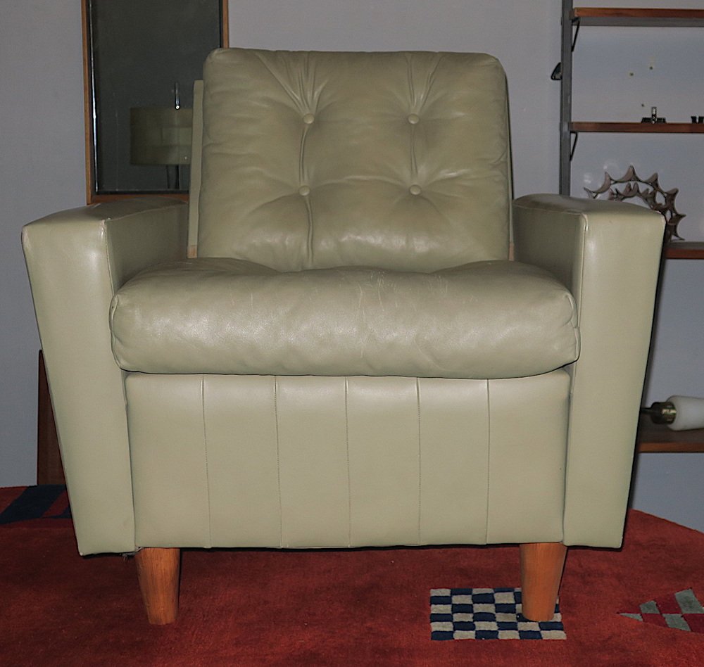 Mid-Century Leather Lounge Chair in the style of Florence Knoll, 1950s