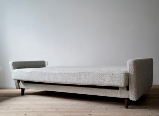 Mid-Century Light Grey Daybed in Raf-Simons-Bouclé, 1960s-APD-1145282