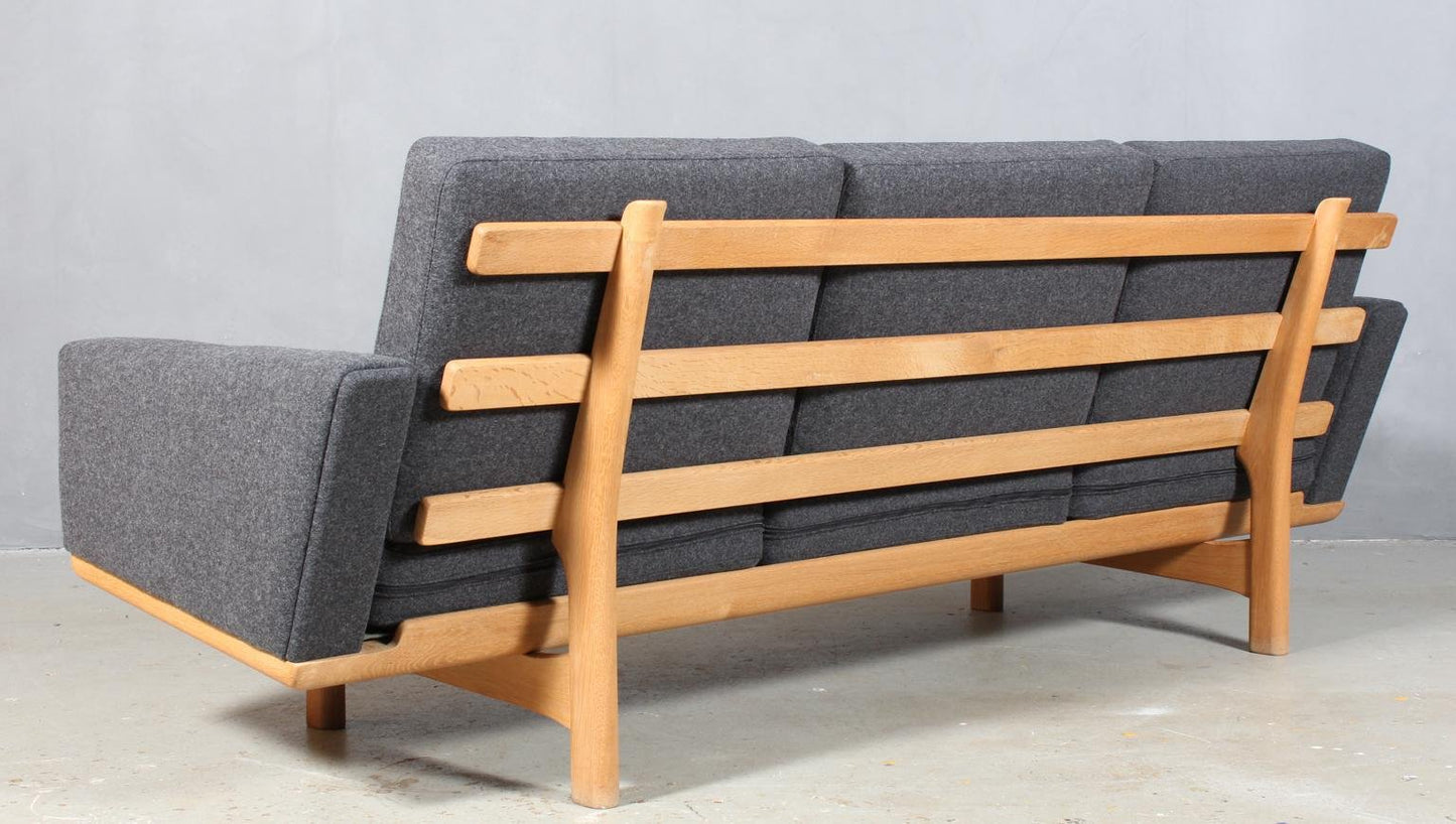 Mid-Century Model 236/3 3-Seater Sofa by Hans J. Wegner for Getama