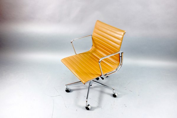 Mid-Century Model EA 117 Swivel Chair by Charles & Ray Eames for Vitra-CIP-782906