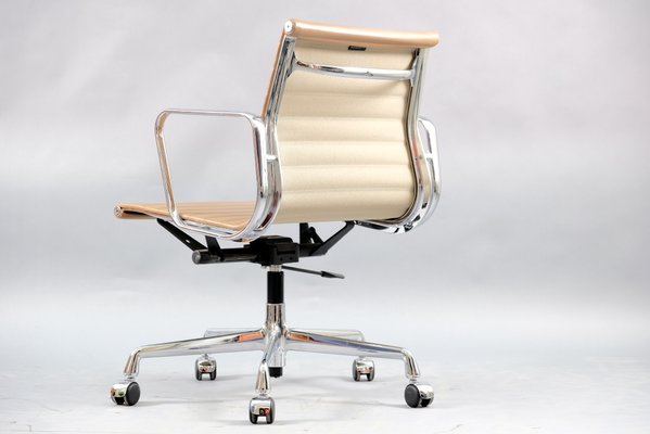 Mid-Century Model EA 117 Swivel Chair by Charles & Ray Eames for Vitra-CIP-782906