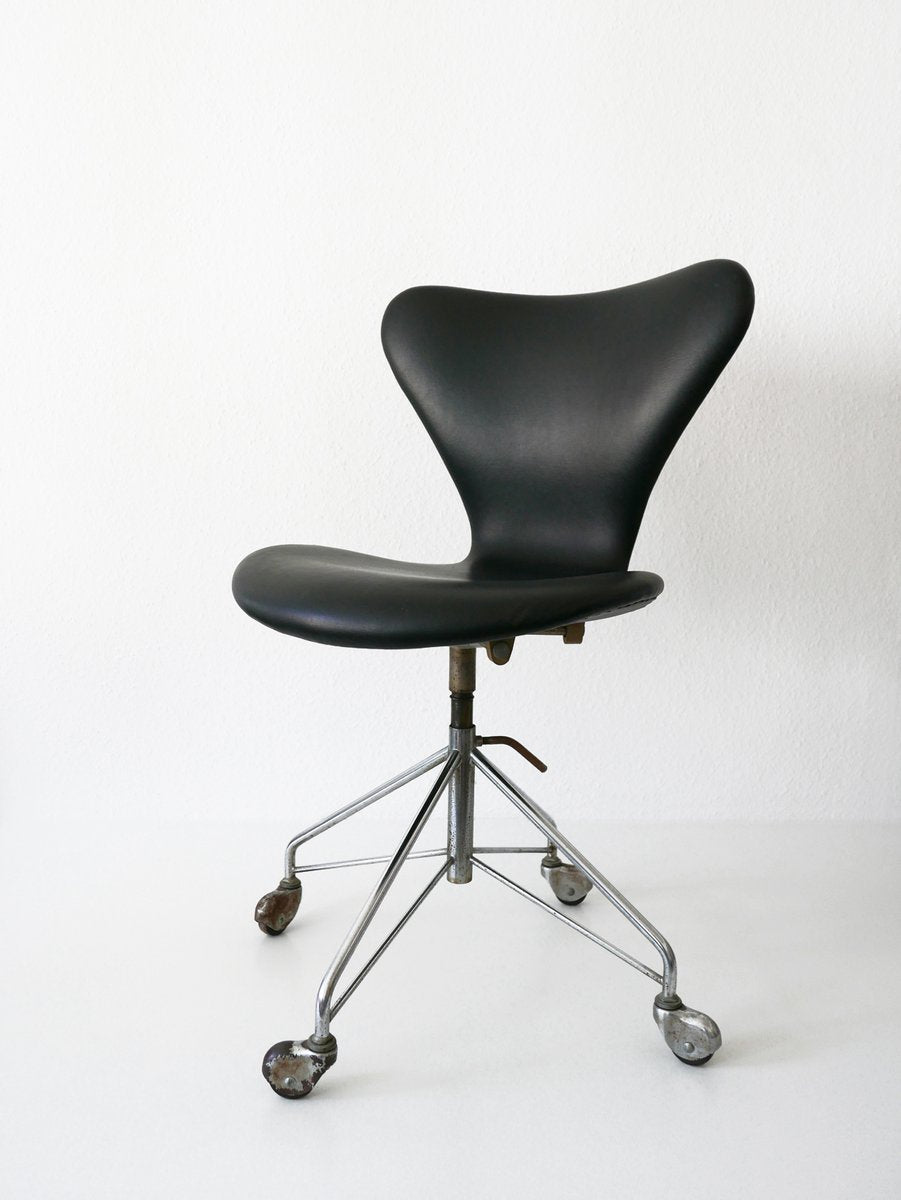 Mid-Century Modern 3117 Office Chair by Arne Jacobsen for Fritz Hansen, 1960s