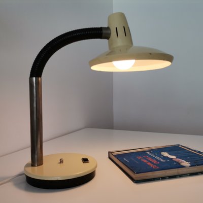 Mid-Century Modern Beige Metal Gooseneck Work Desk Table Lamp, 1960s-SCS-1137368