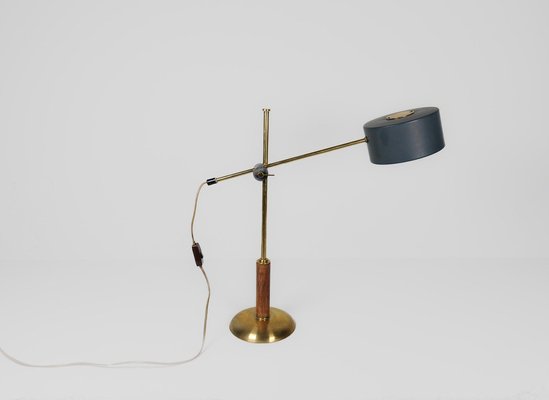 Mid-Century Modern Brass and Walnut Table Lamp attributed to Einar Bäckström, Sweden, 1950s-UYK-1772907