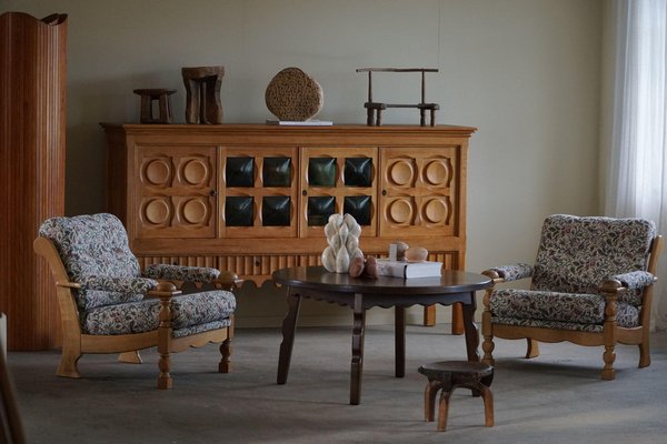 Mid-Century Modern Danish Round Sofa Table in Stained Oak by Henning Kjærnulf, 1960s-MXF-1761447