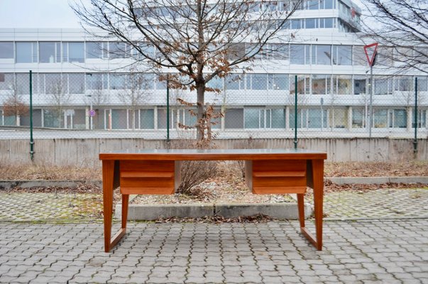 Mid-Century Modern Desk in Walnut with Green Leather Top, 1960-UF-1371039