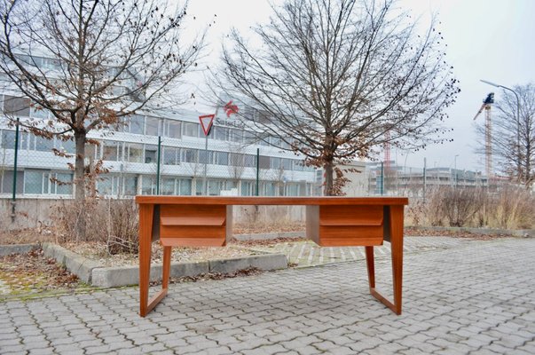 Mid-Century Modern Desk in Walnut with Green Leather Top, 1960-UF-1371039