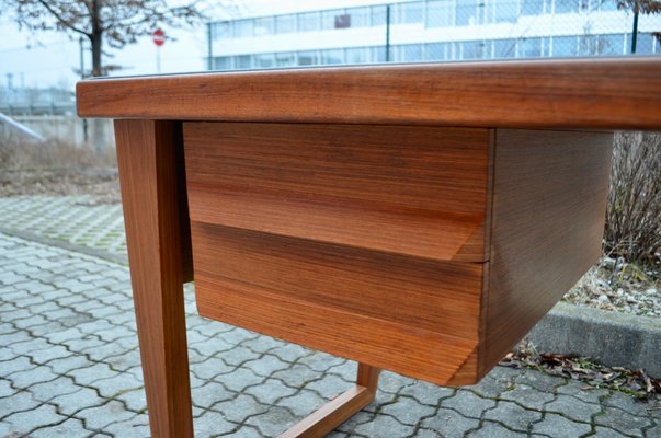 Mid-Century Modern Desk in Walnut with Green Leather Top, 1960-UF-1371039