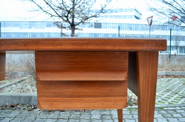 Mid-Century Modern Desk in Walnut with Green Leather Top, 1960-UF-1371039