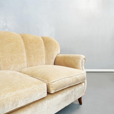 Mid-Century Modern Italian Beige Wooden Sofa, 1960s-GDD-1324653