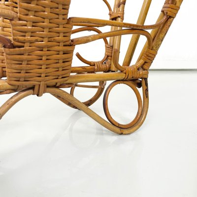 Mid-Century Modern Italian Magazine Rack in Woven Rattan with Handle, 1960s-GDD-1777393