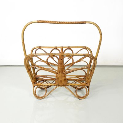 Mid-Century Modern Italian Magazine Rack in Woven Rattan with Handle, 1960s-GDD-1777393