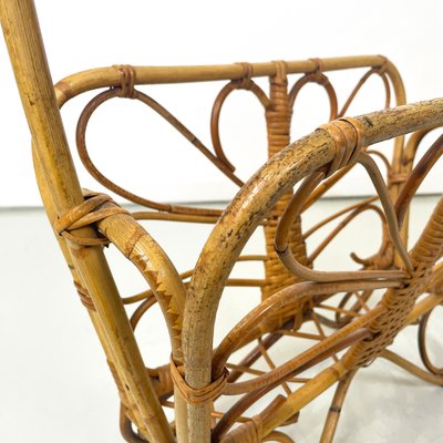 Mid-Century Modern Italian Magazine Rack in Woven Rattan with Handle, 1960s-GDD-1777393