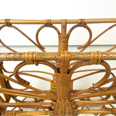 Mid-Century Modern Italian Magazine Rack in Woven Rattan with Handle, 1960s-GDD-1777393