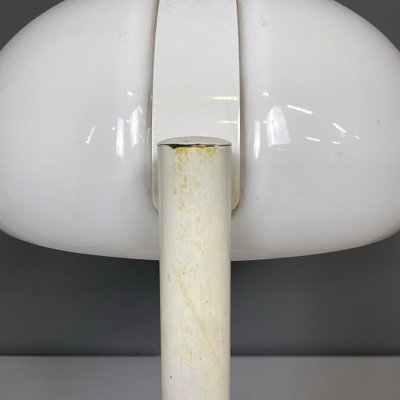 Mid-Century Modern Italian Round White Table Lamp from Stilnovo, 1960s-GDD-1771647