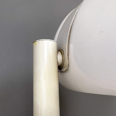 Mid-Century Modern Italian Round White Table Lamp from Stilnovo, 1960s-GDD-1771647