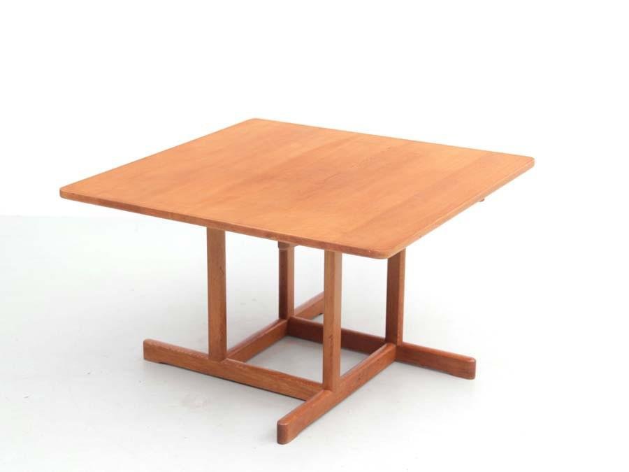 Mid-Century Modern Scandinavain Model 5217 Coffee Table by Børge Mogensen