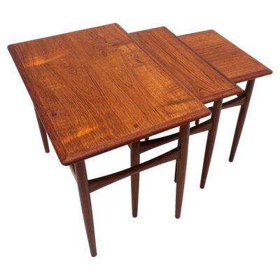 Mid-Century Modern Scandinavian Nesting Tables in Wood, 1960s-FGA-1249634